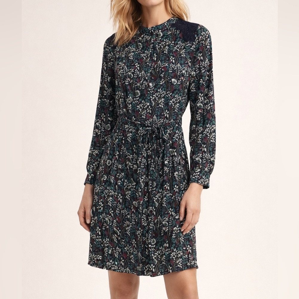 Banana Republic long sleeve Floral dress with lace detail
